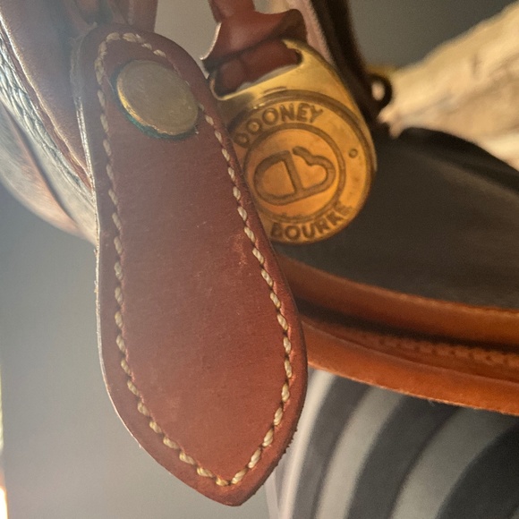 VTG 80s Dooney & Bourke Authentic Leather DB Fob Crescent Hobo Bag Black Tan OS - Picture 14 of 16